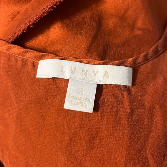 LUNYA Washable Silk Set in Ground Cinnamon - Picture 5 of 8